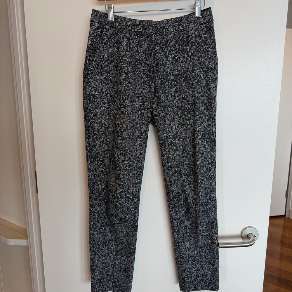 Navy trousers with pattern